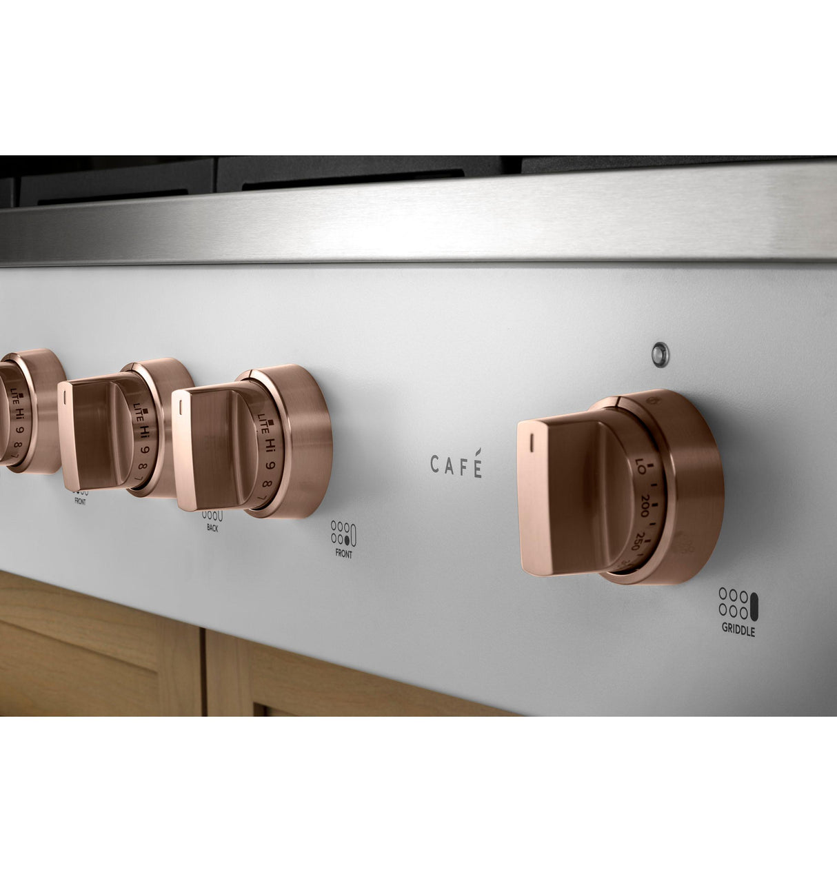 Café™ 48" Commercial-Style Gas Rangetop with 6 Burners and Integrated Griddle (Natural Gas)