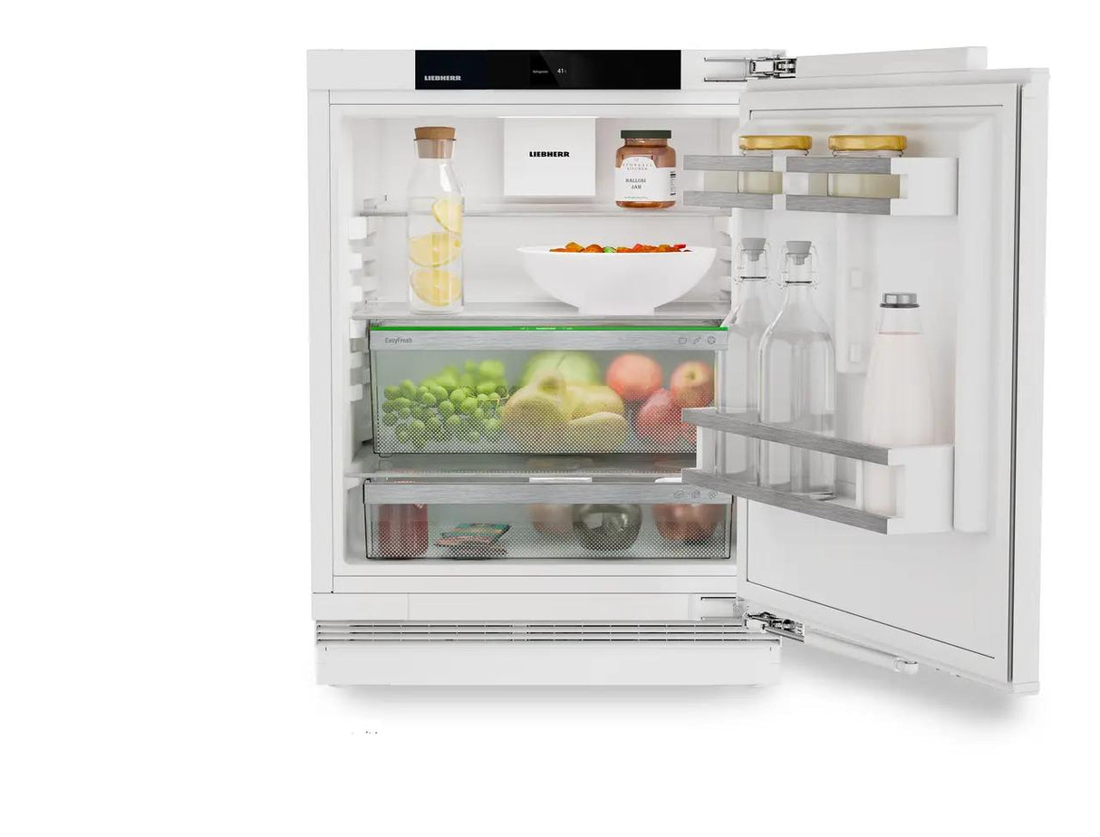 Fridge suitable for undercounter installation with EasyFresh