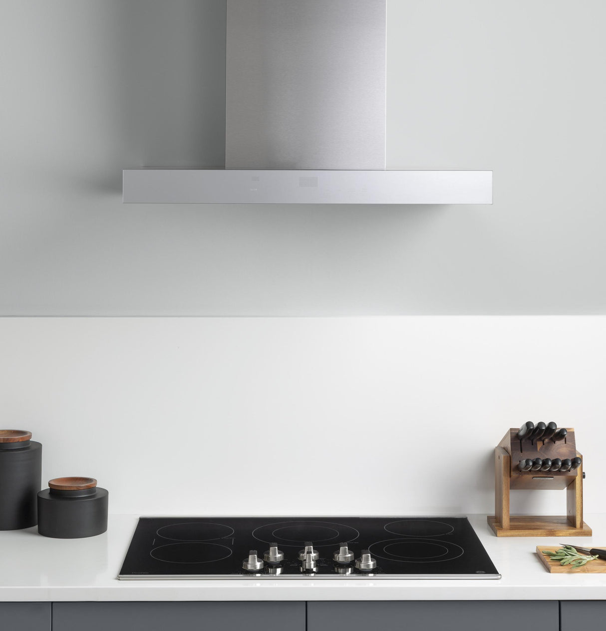 GE Profile™ 30" Built-In Knob Control Electric Cooktop
