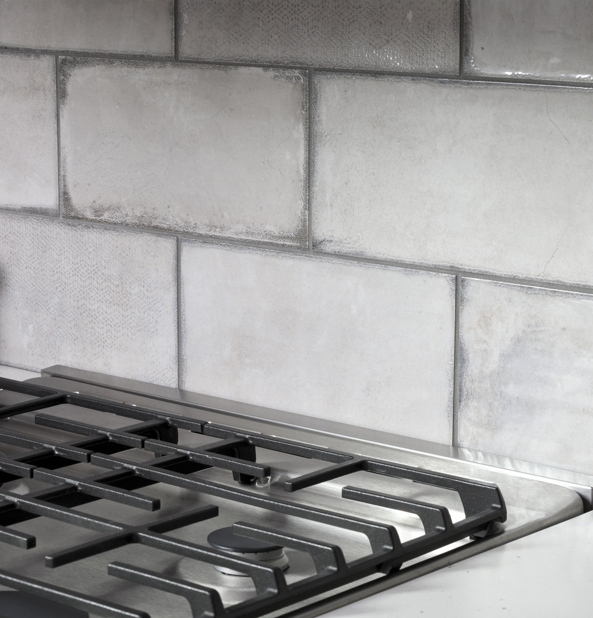 Haier ENERGY STAR® 24" 2.9 Cu. Ft. Electric Range