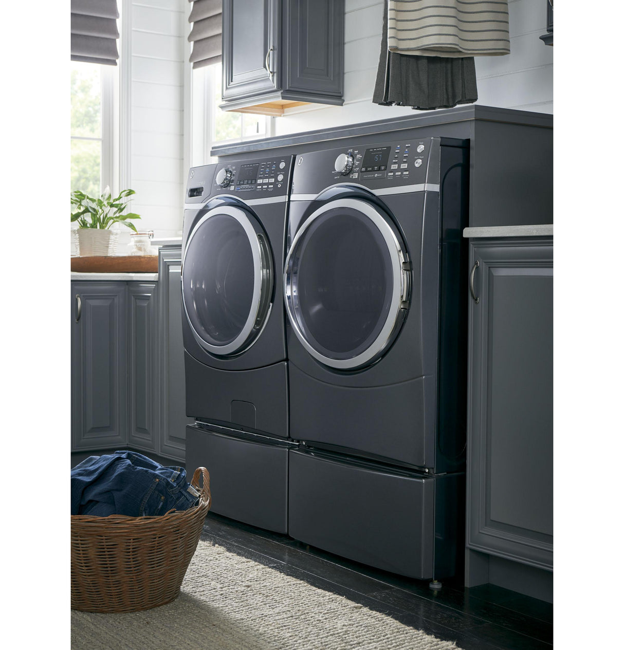 Front load pedestal