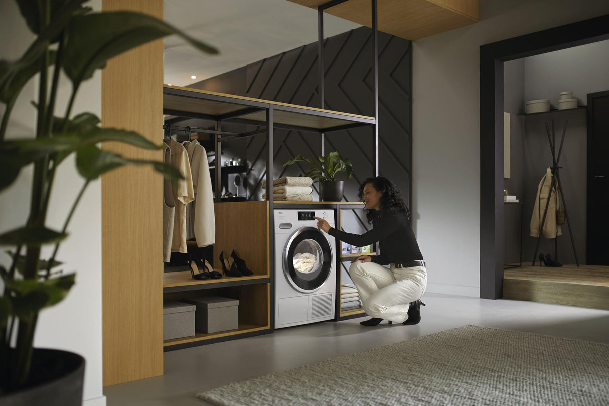 TXR960WP Eco&Steam - T1 Heat-Pump Dryer: 18 lb (8 kg) M Touch SteamCare Honeycomb drum FragranceDos Miele@home