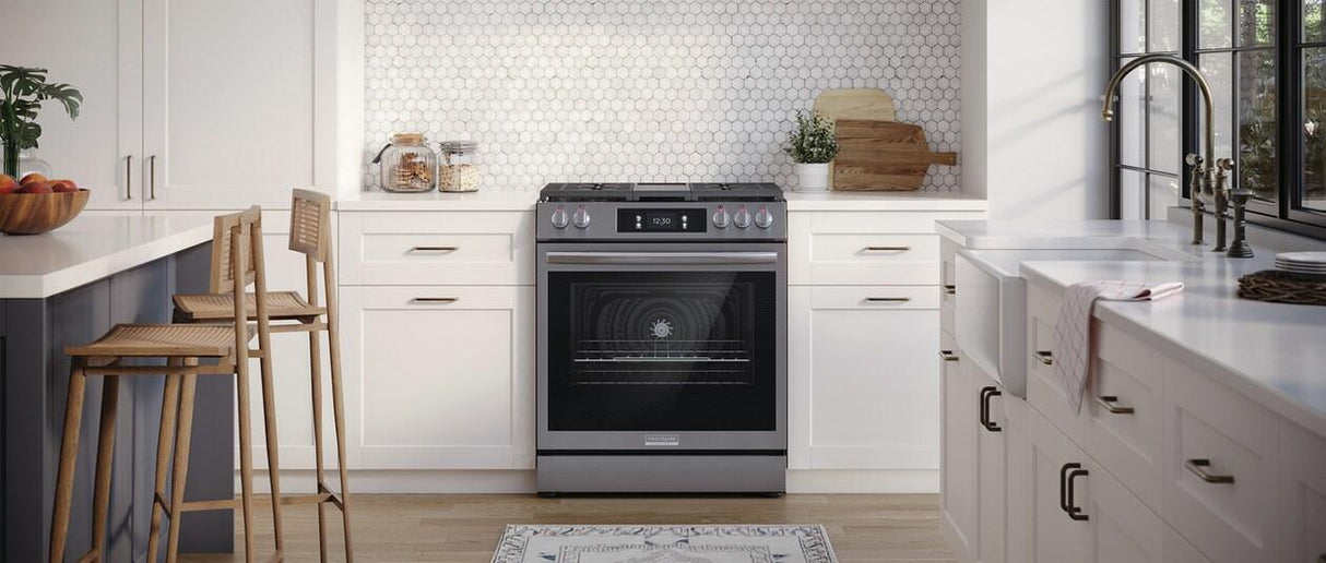 30" Front Control Gas Range with Total Convection