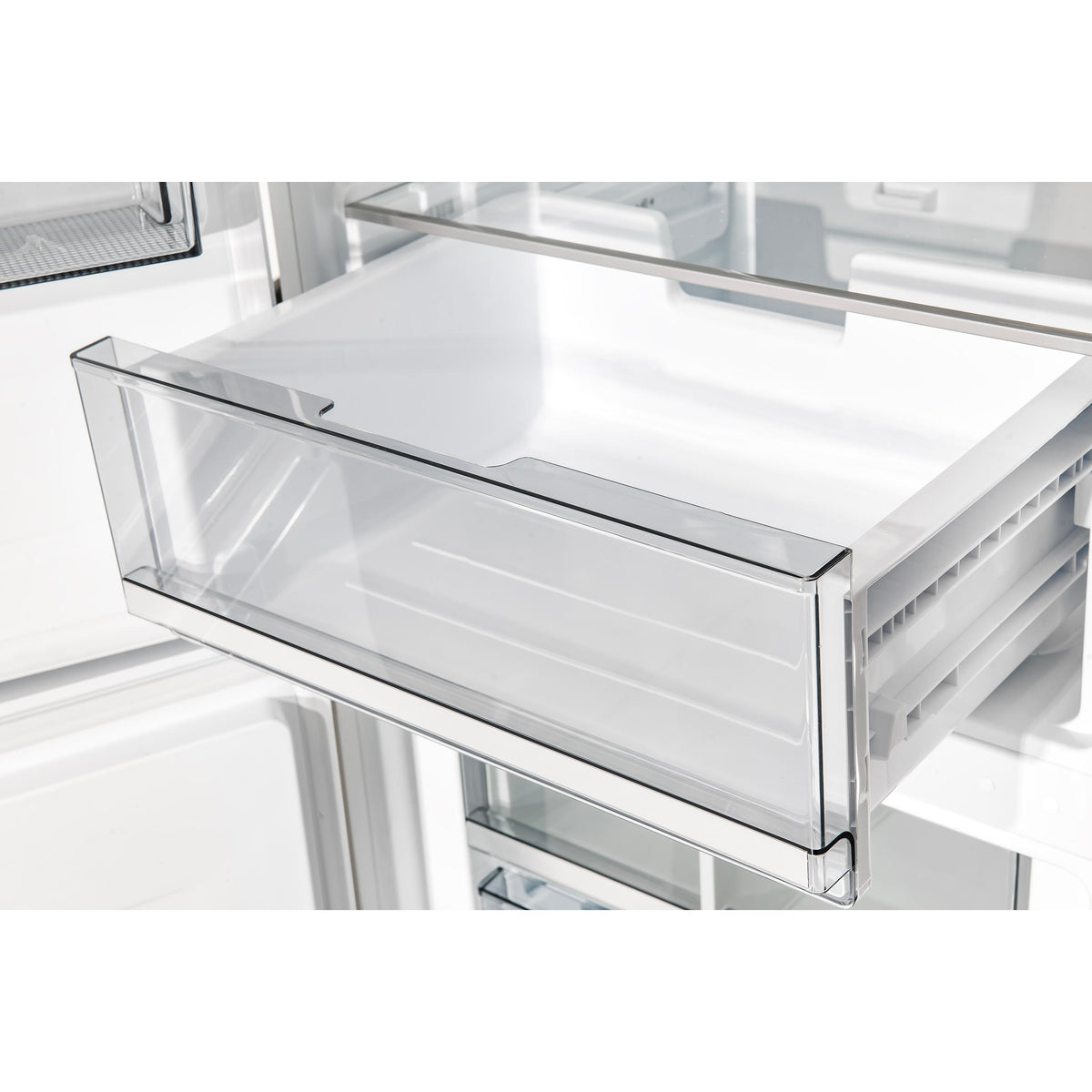 Custodia 24" Bottom Freezer, 10.3 cf., Left Swing, Ice Maker, Total No frost, White, Antique Brass handles