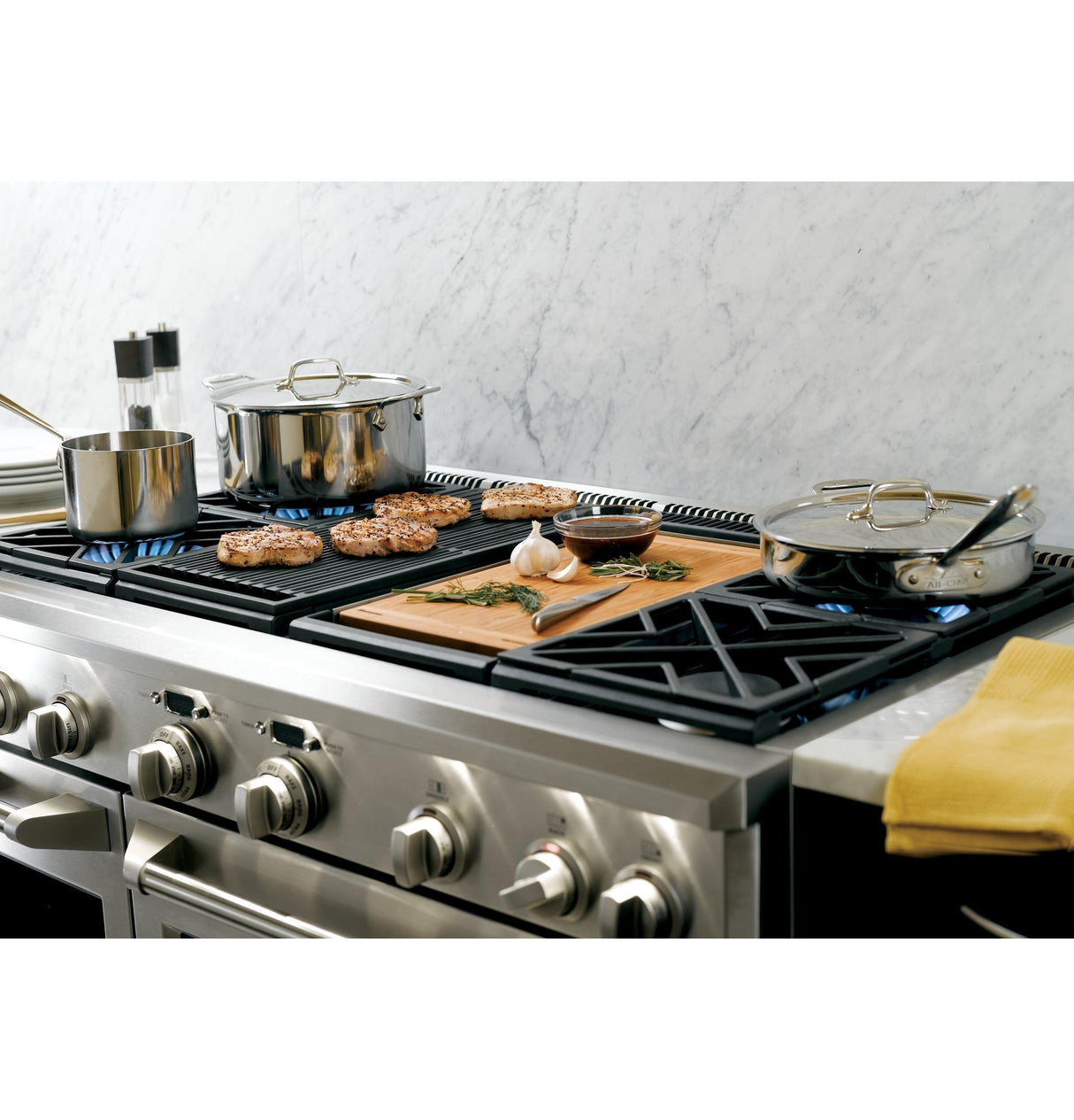 Monogram 48" Dual-Fuel Professional Range with 4 Burners, Grill, and Griddle (Natural Gas)