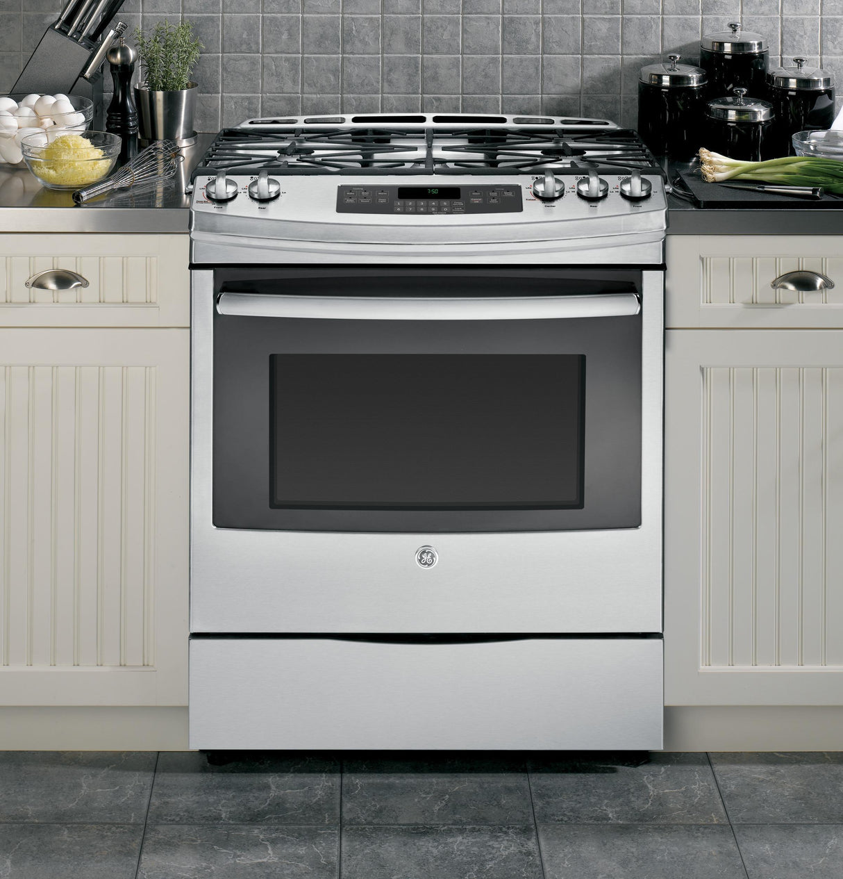 GE® 30" Slide-In Front Control Gas Range