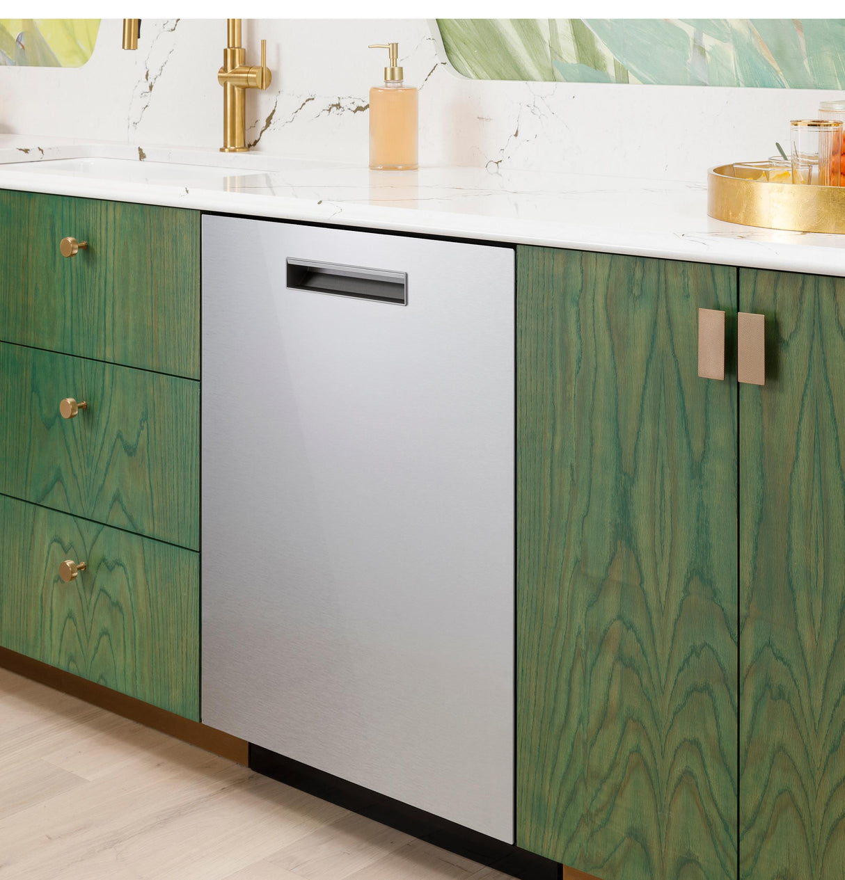 Café™ CustomFit ENERGY STAR Stainless Interior Smart Dishwasher with Ultra Wash Top Rack and LED Lights, 39 dBA in Platinum Glass