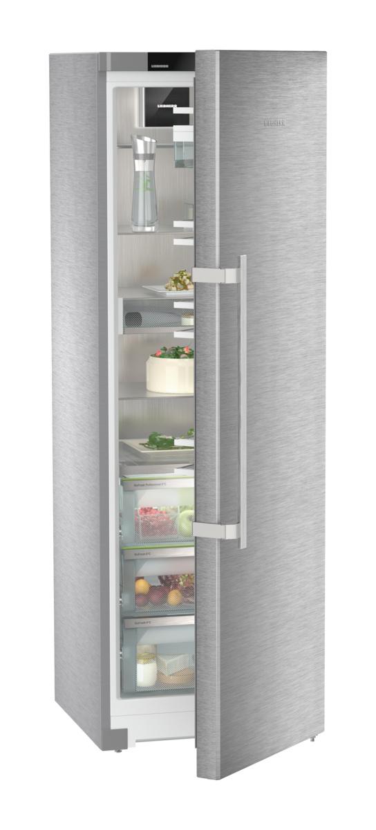 Freestanding refrigerator with BioFresh Professional