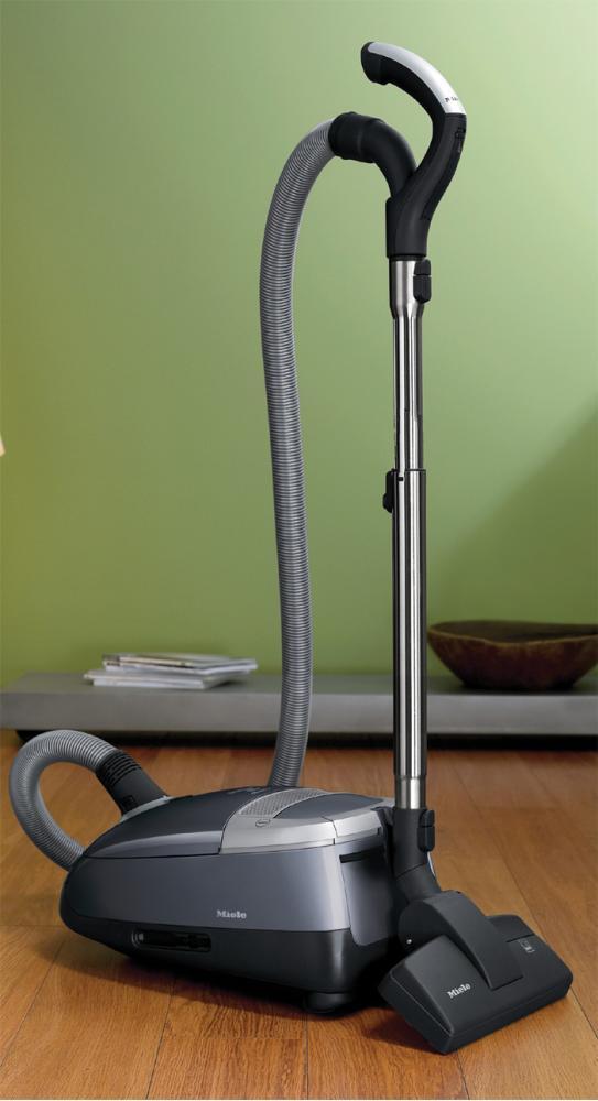 Vacuum Cleaners (canisters)