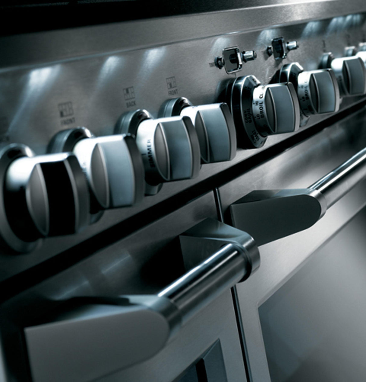 Monogram 36" Dual-Fuel Professional Range with 4 Burners and Grill (Natural Gas)