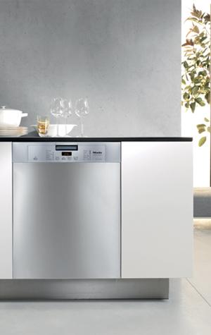 Prefinished, Full-size Dishwasher