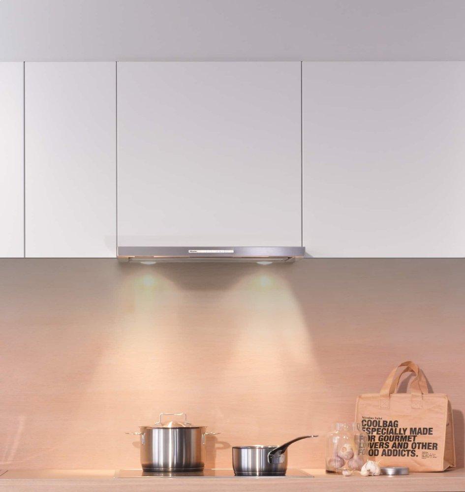 DA 3466 - Built-in ventilation hood with energy-efficient LED lighting and backlit controls for easy use.