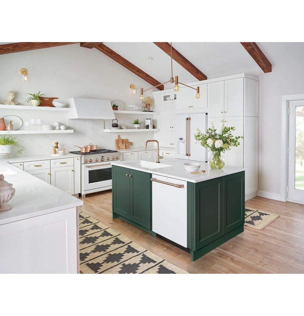 Café™ 36" Dual-Fuel Commercial-Style Range with 6 Burners (Natural Gas)