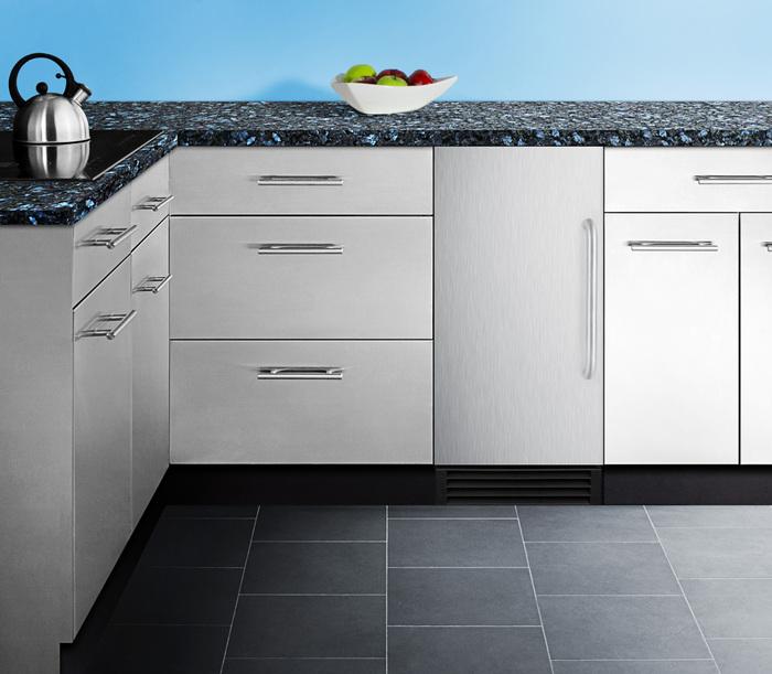 15" wide built-in undercounter NSF-listed icemaker with automatic defrost