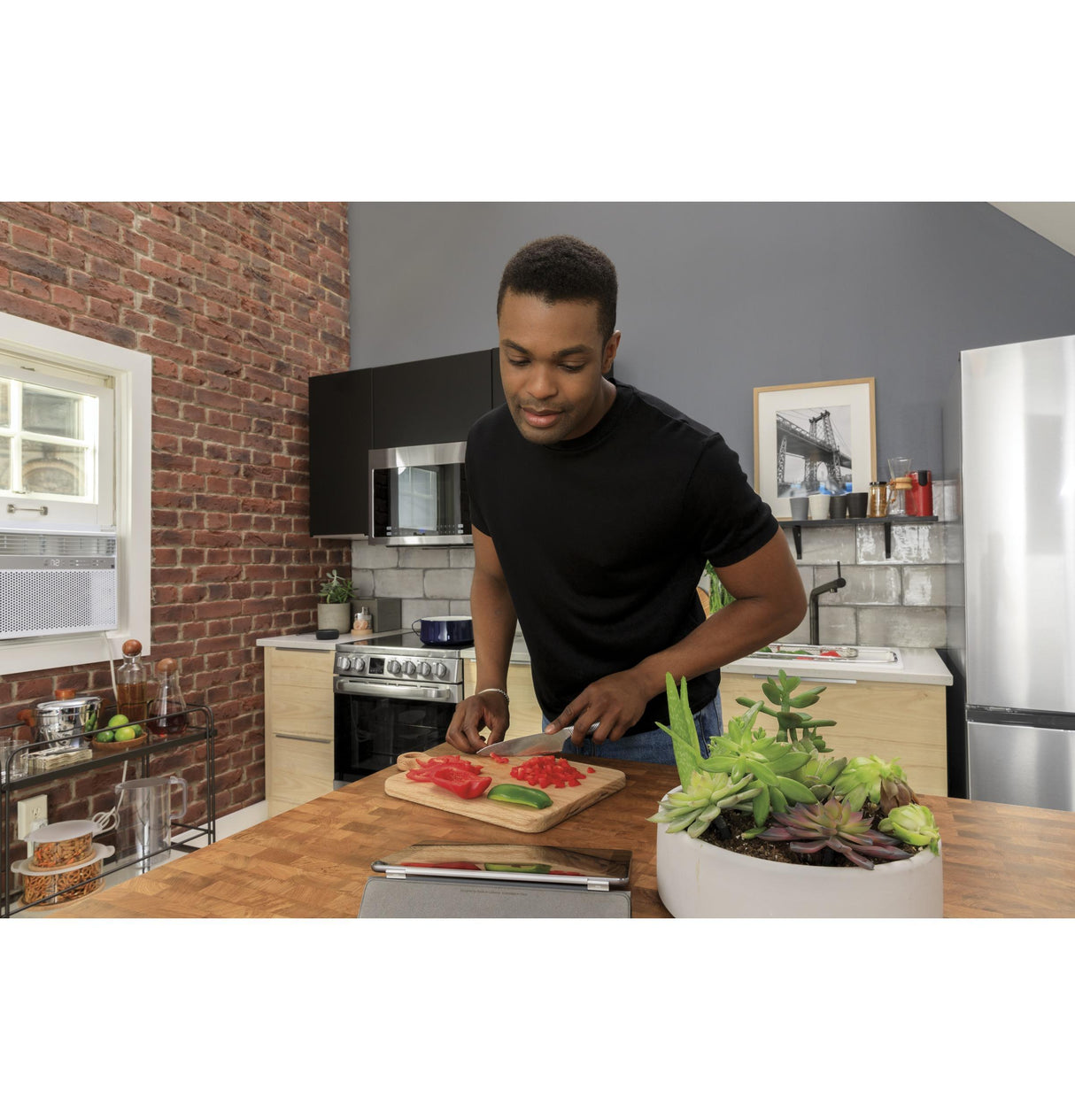 Haier ENERGY STAR® 24" 2.9 Cu. Ft. Electric Range