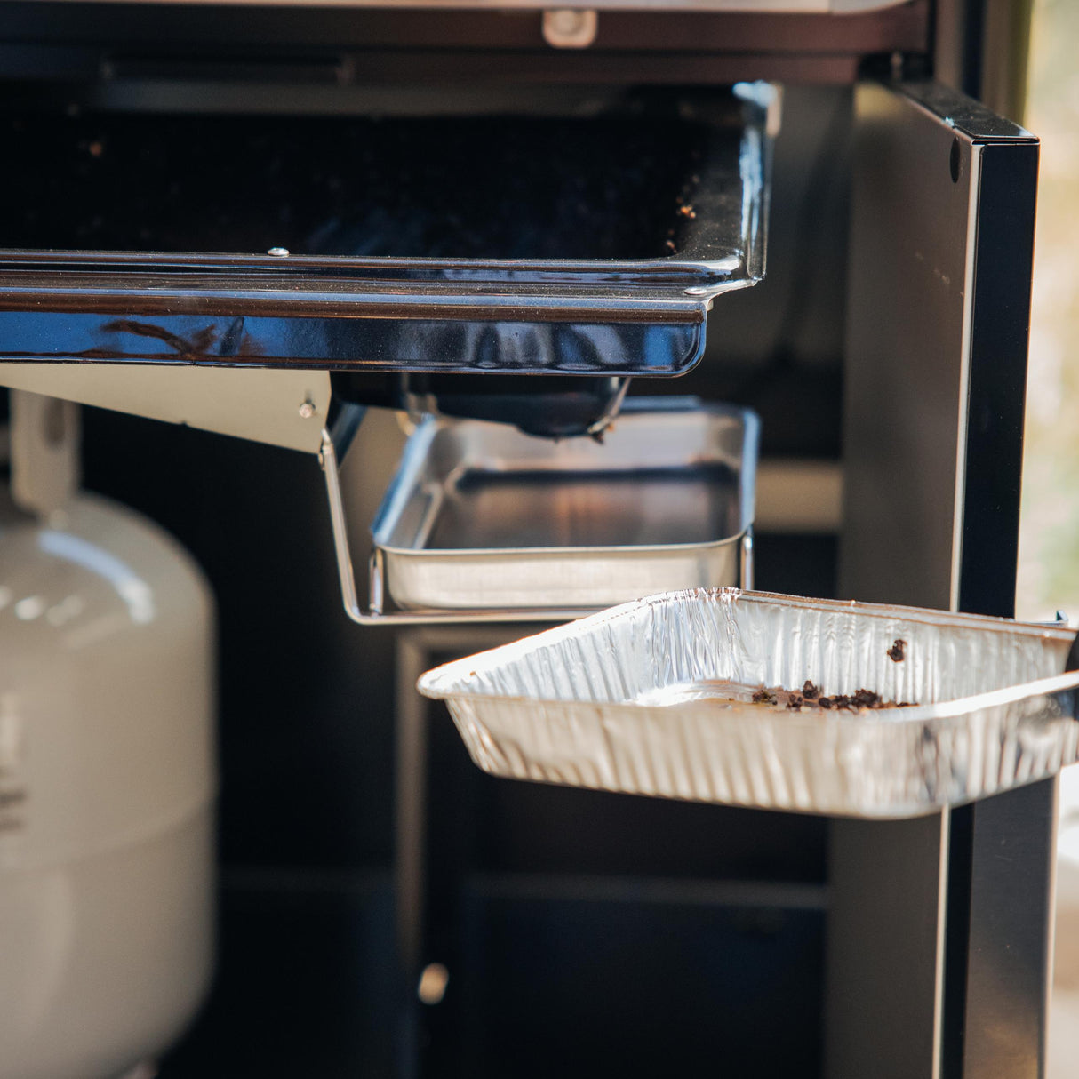 Genesis E-325s Gas Grill (Liquid Propane) - Black