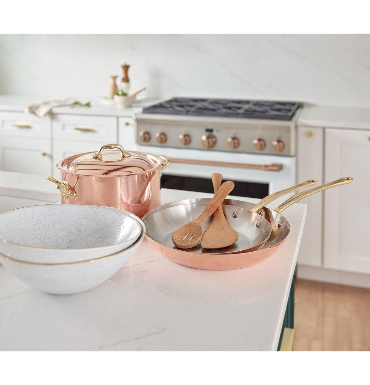 Café™ 36" Dual-Fuel Commercial-Style Range with 6 Burners (Natural Gas)