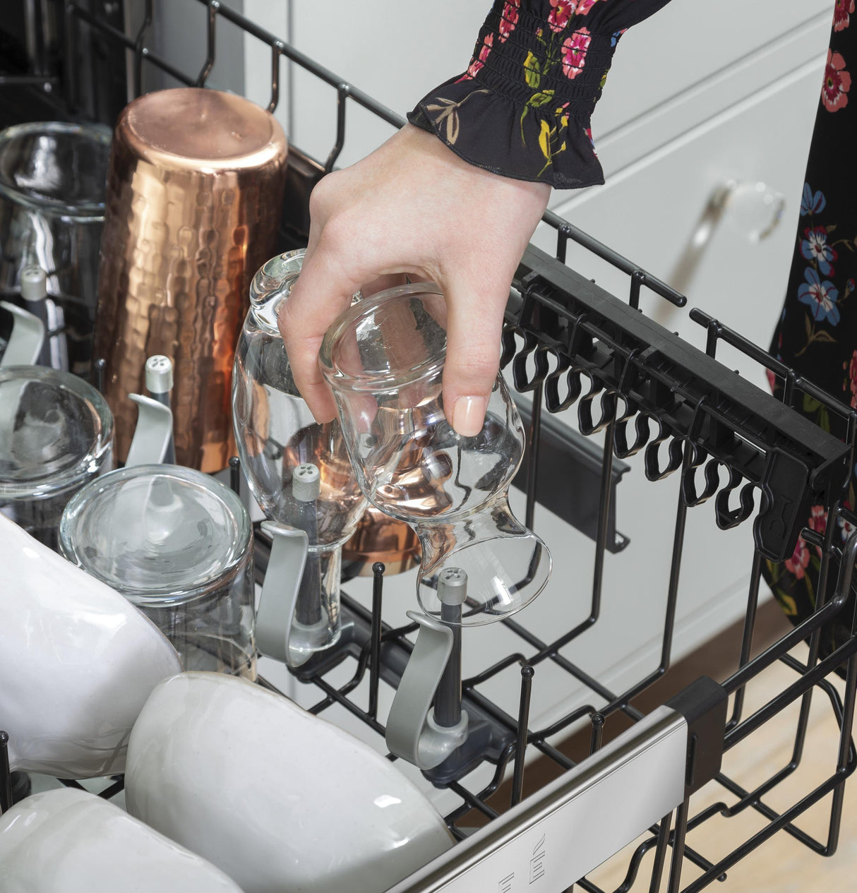 Café™ ENERGY STAR® Stainless Steel Interior Dishwasher with Sanitize and Ultra Wash & Dry in Platinum Glass