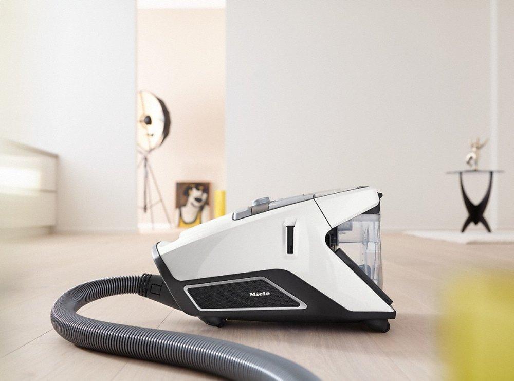 Blizzard CX1 Cat & Dog PowerLine - SKCE0 Bagless canister vacuum cleaners with electrobrush for thorough cleaning of heavy-duty carpeting.
