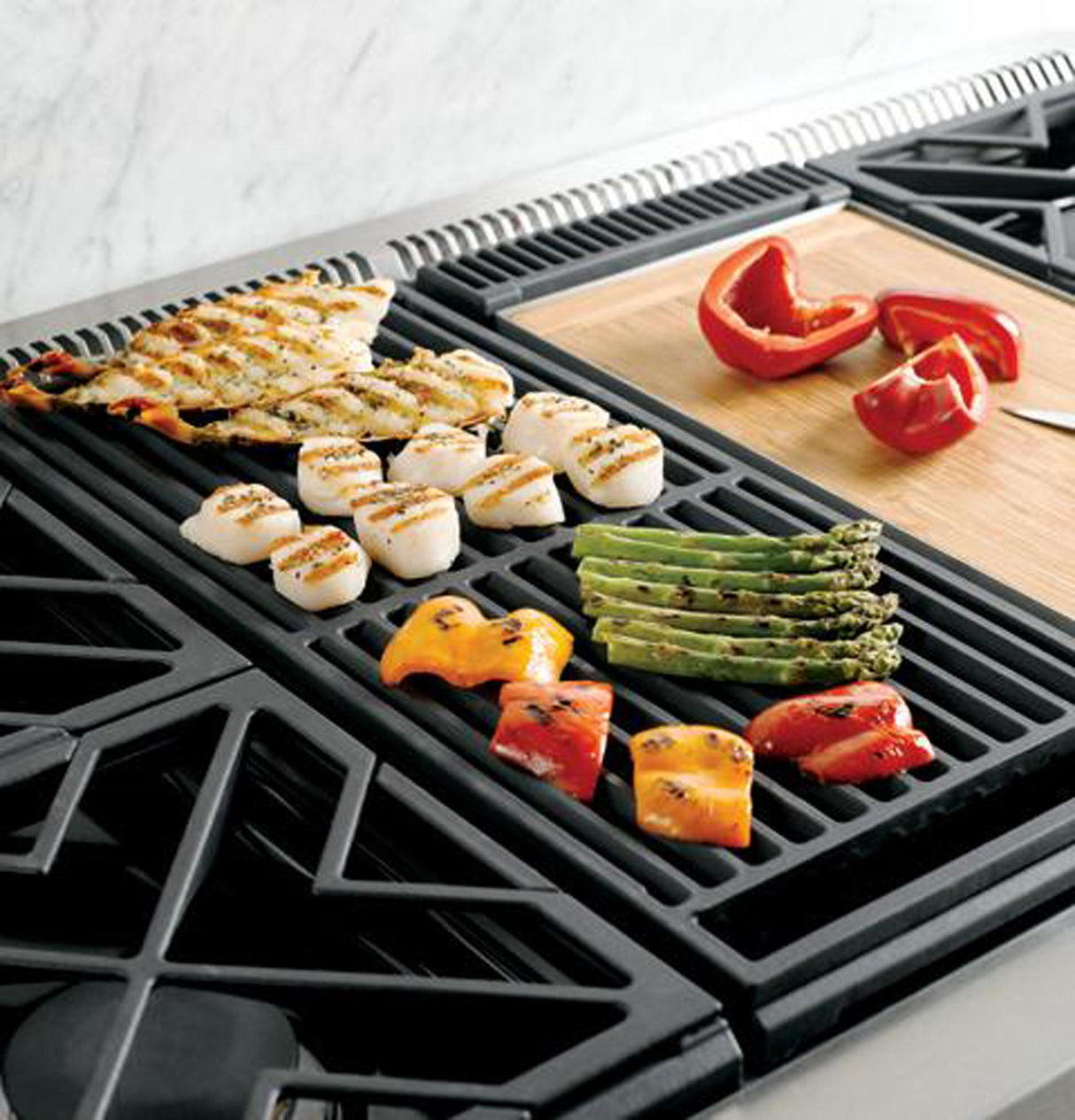 Monogram 48" Dual-Fuel Professional Range with 4 Burners, Grill, and Griddle (Natural Gas)