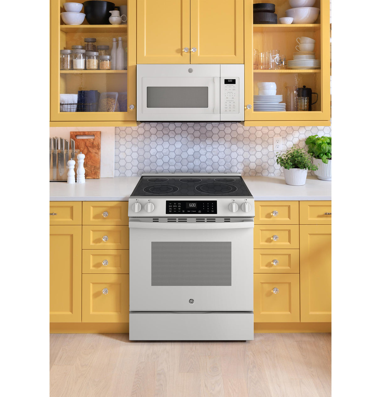 GE® ENERGY STAR® 30" Slide-In Electric Convection Range with No Preheat Air Fry and EasyWash™ Oven Tray