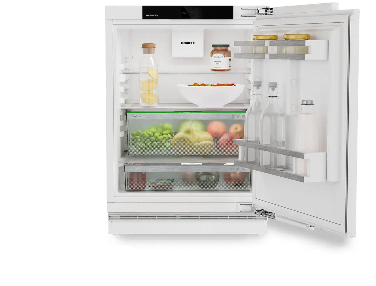 Fridge suitable for undercounter installation with EasyFresh