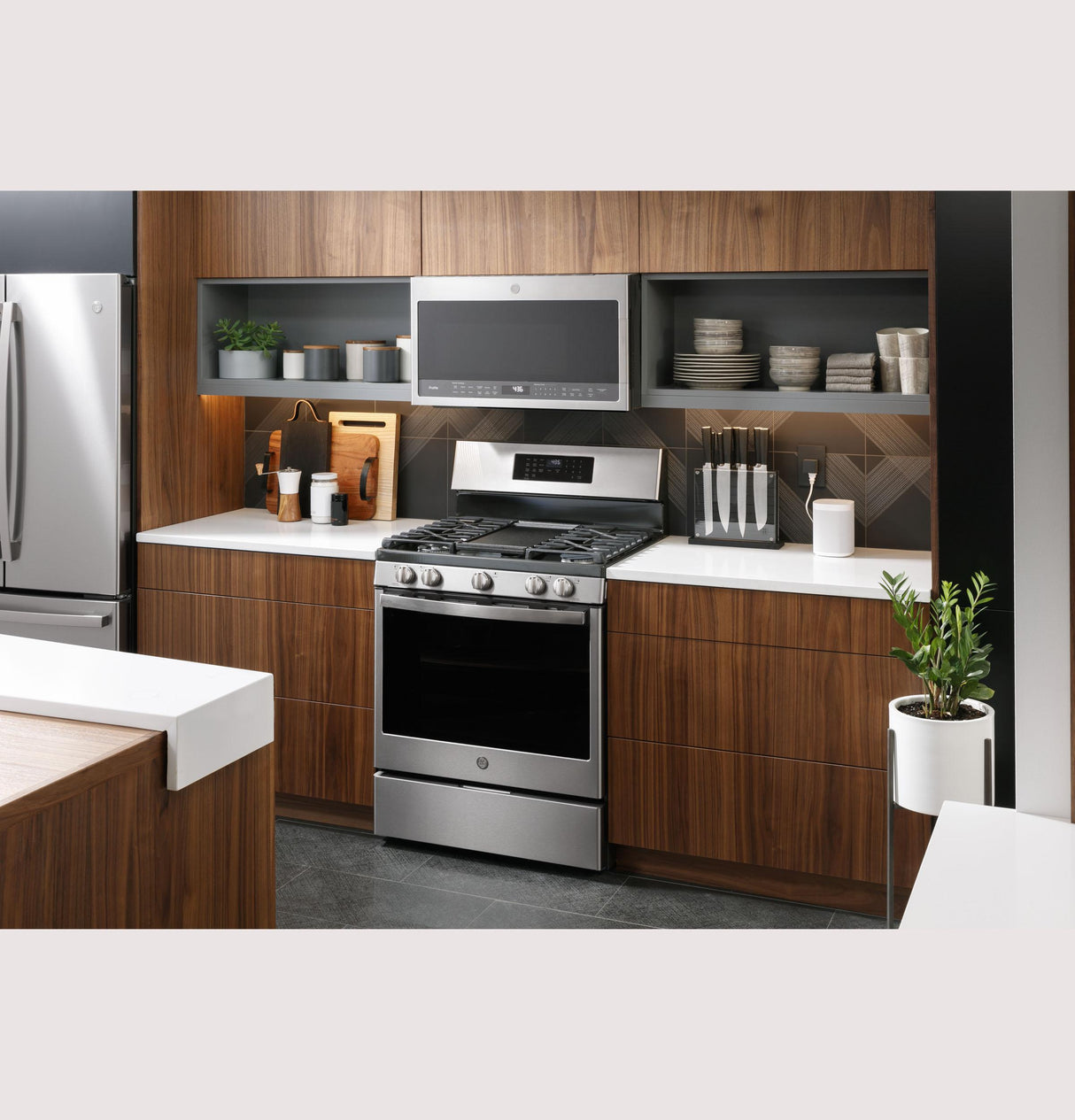 GE Profile™ Smart 30" Free-Standing Self Clean Gas Range with No Preheat Air Fry