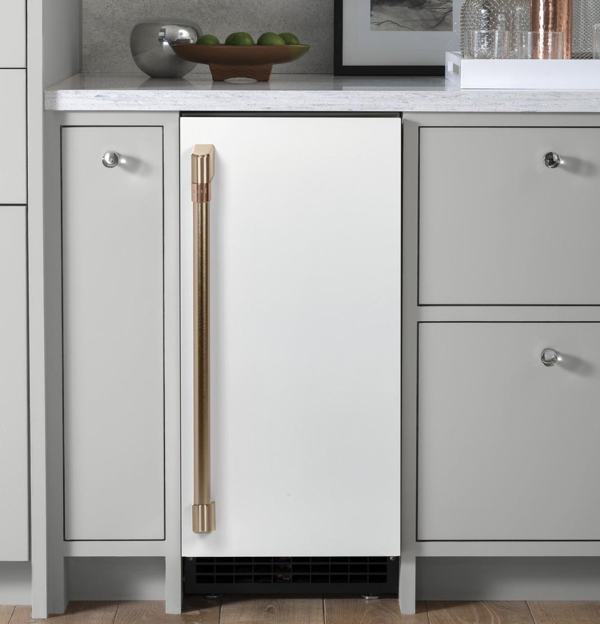 Café™ Ice Maker Door Kit