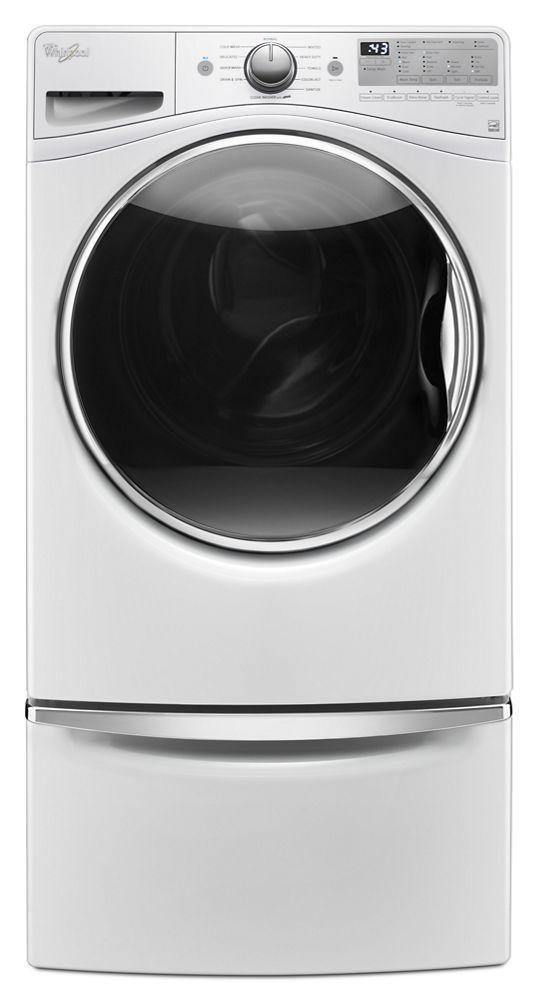 4.5 cu. ft. Front Load Washer with 12-Hour FanFresh® option