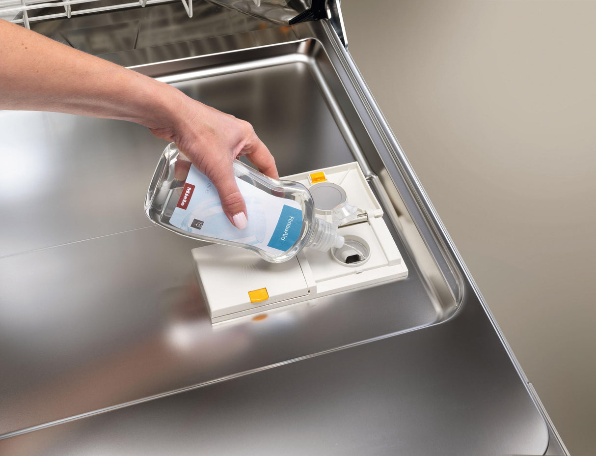 RinseAid - 500 mL - for best drying and gentle treatment in Miele dishwashers.