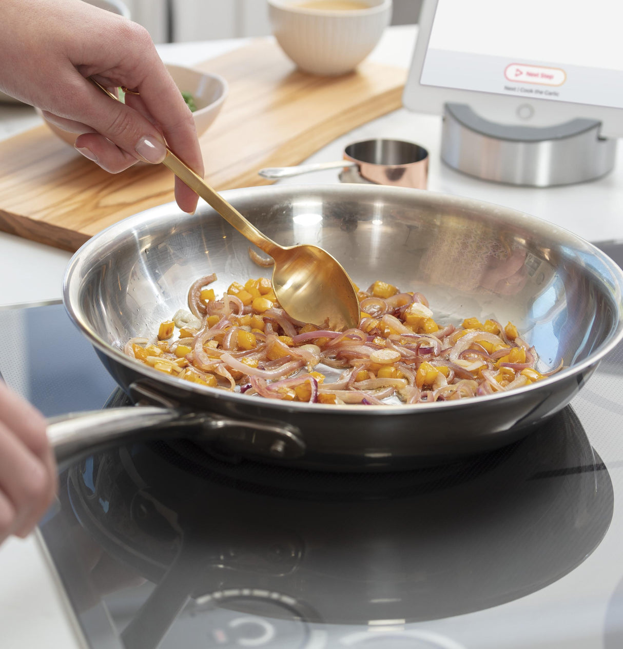 Café™ 36" Smart Touch-Control Induction Cooktop