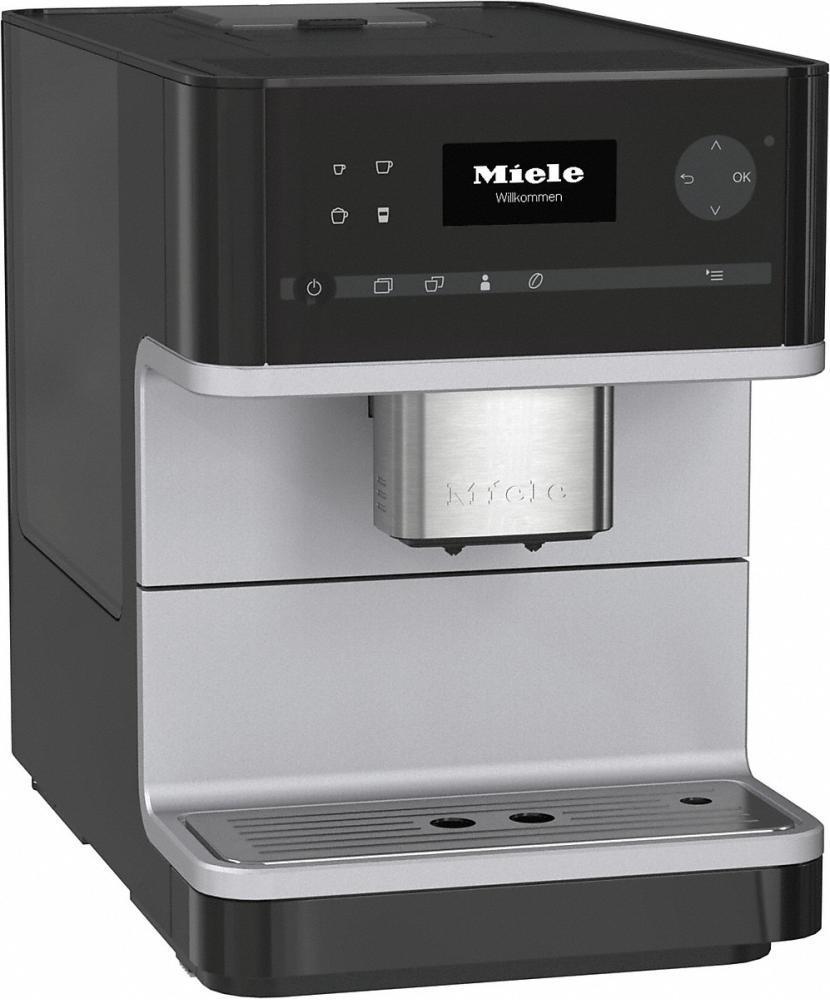 CM 6110 Countertop coffee machine with OneTouch for Two for perfect coffee enjoyment.