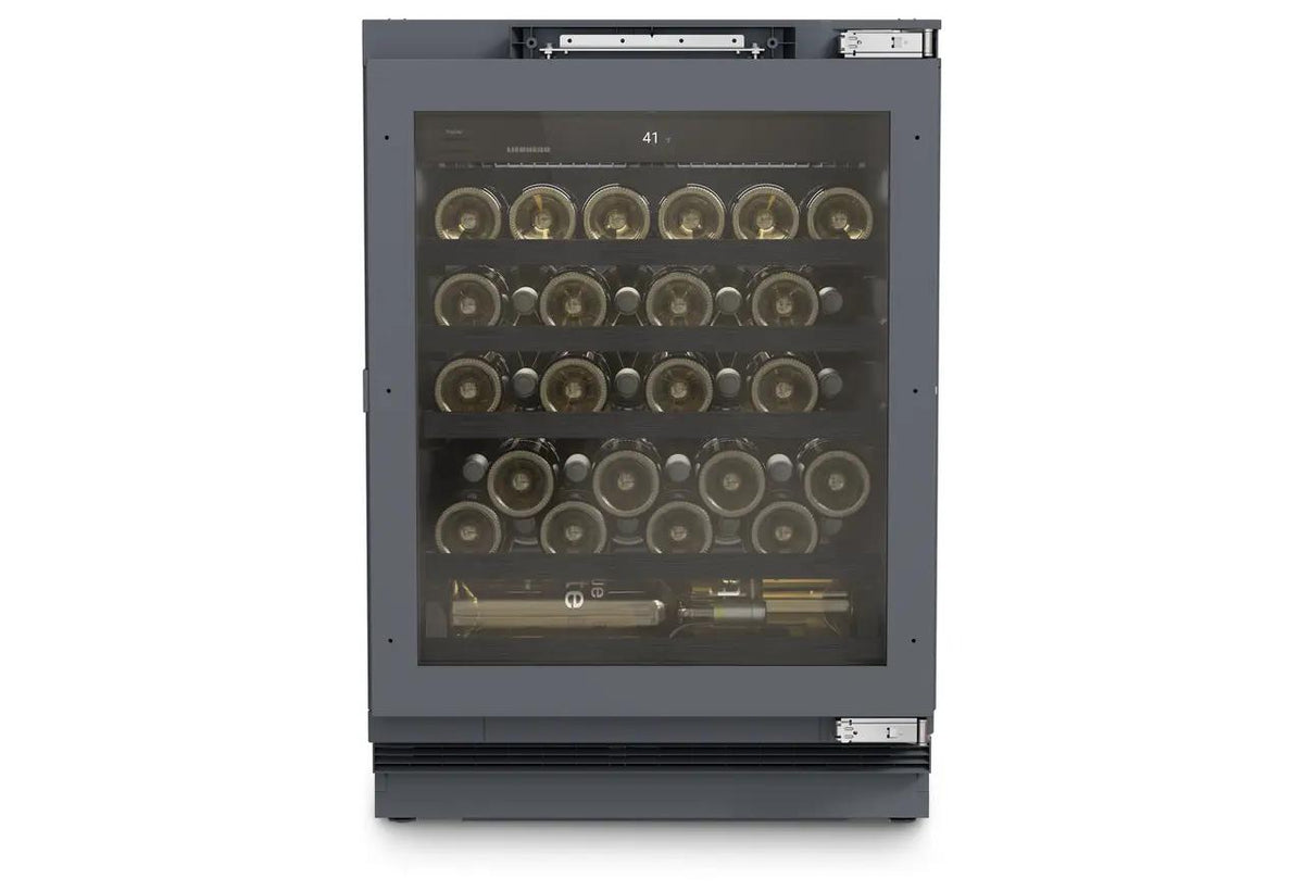 Wine fridge suitable for undercounter installation for wine tempering