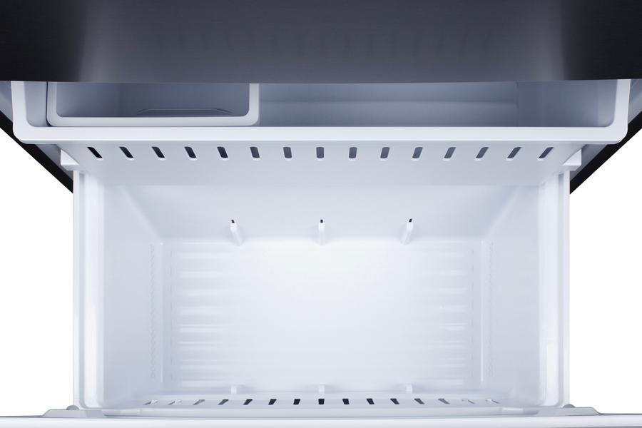 31" Wide Bottom Freezer Refrigerator With Icemaker