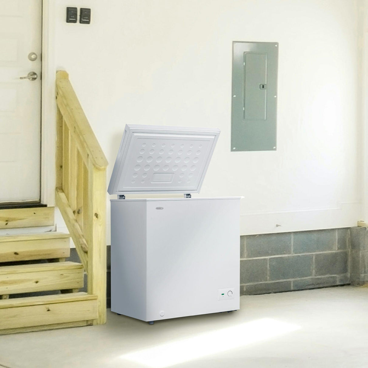 Danby 5.0 cu. ft. Chest Freezer in White