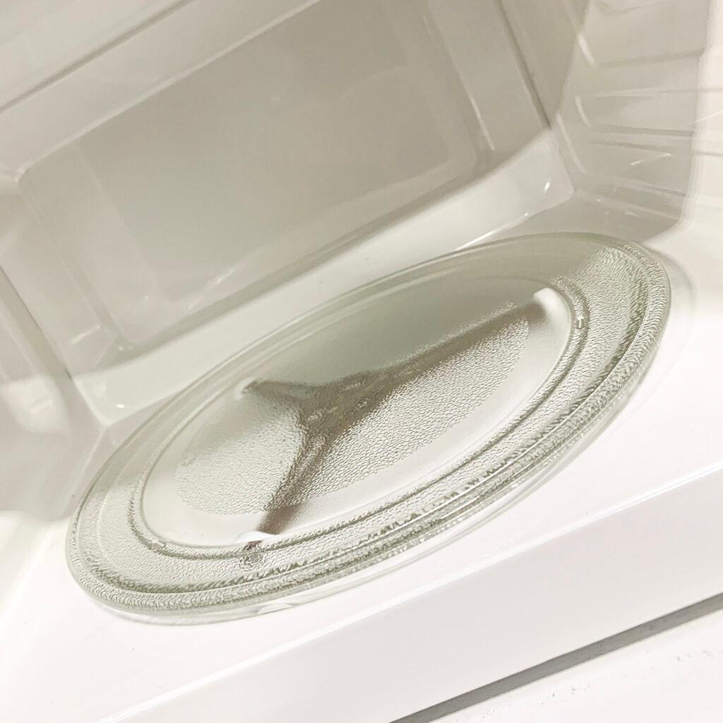 Danby 0.9 cu. ft. Countertop Microwave in Black