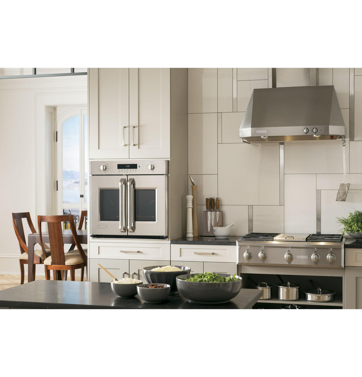 Monogram 30" Professional French-Door Electronic Convection Single Wall Oven