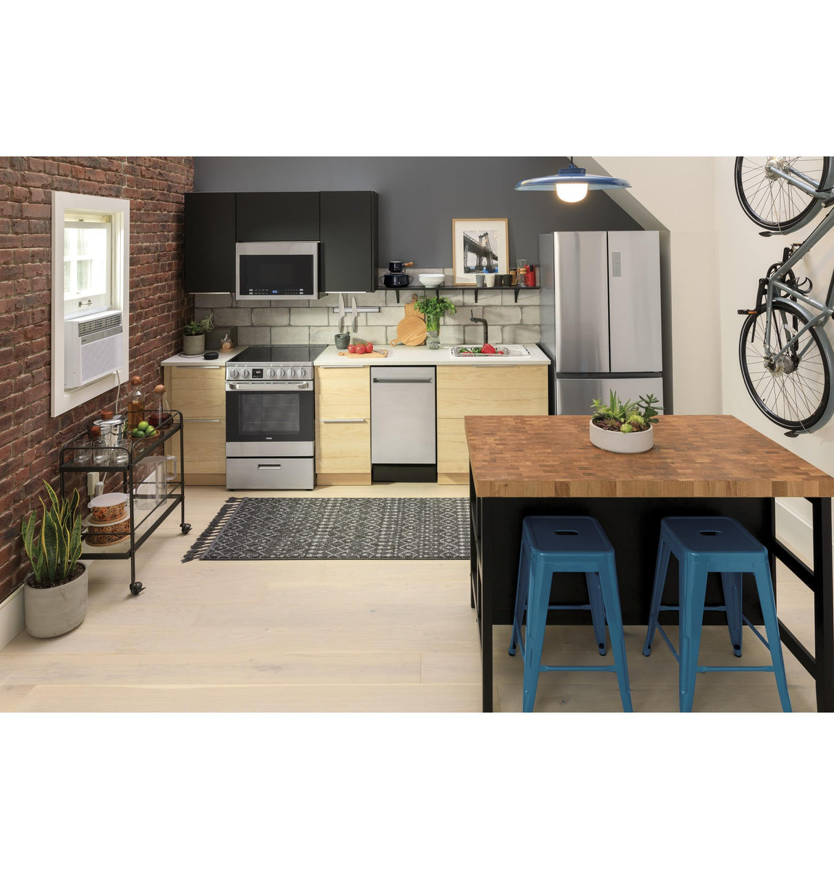 Haier ENERGY STAR® 24" 2.9 Cu. Ft. Electric Range