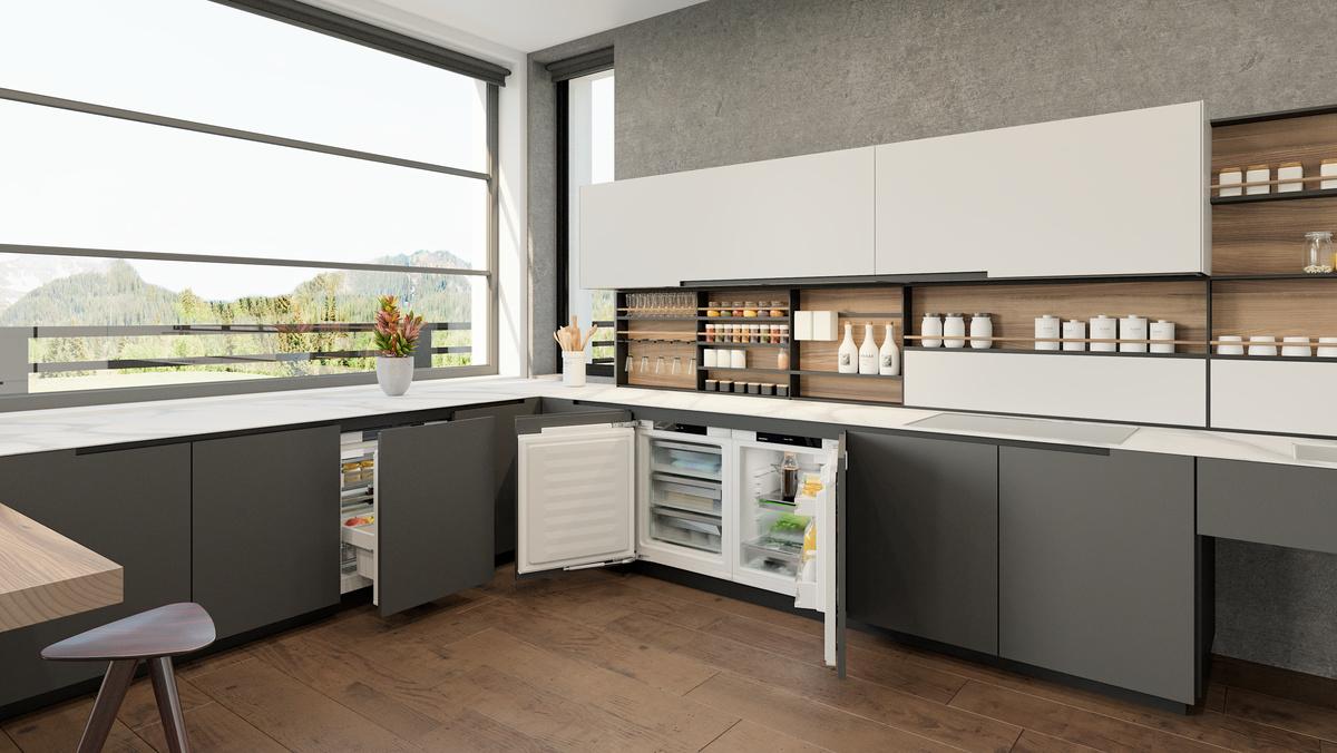 Freezer suitable for undercounter installation with NoFrost