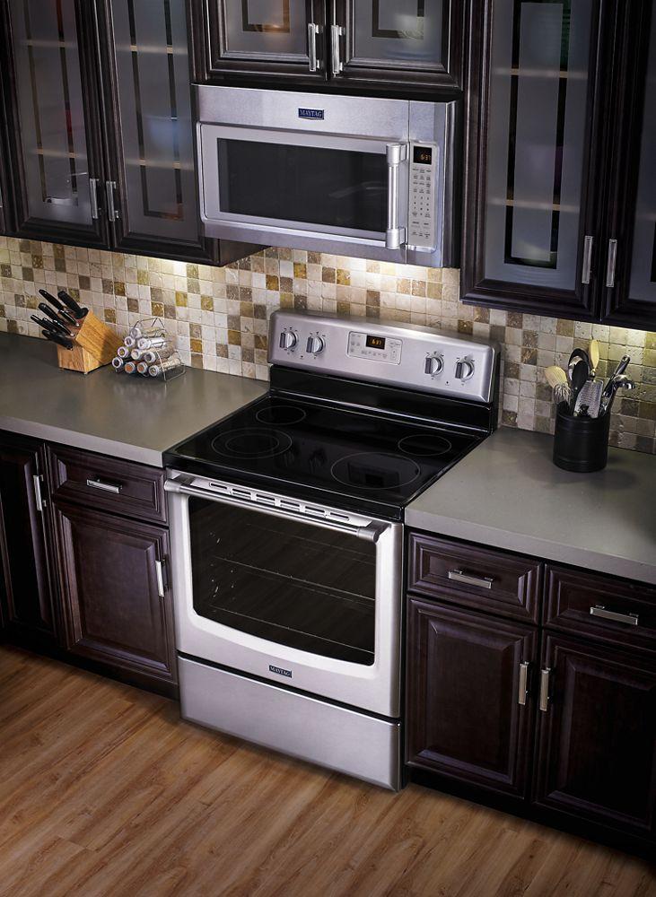 30-inch Wide Electric Range with Convection and Third Rack - 6.4 cu. ft.