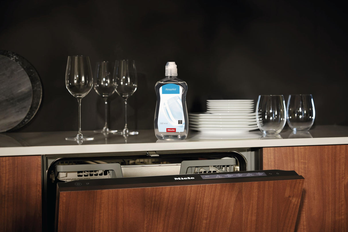 RinseAid - 500 mL - for best drying and gentle treatment in Miele dishwashers.