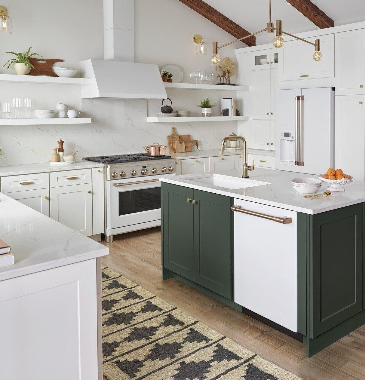 Café™ 36" Dual-Fuel Commercial-Style Range with 6 Burners (Natural Gas)