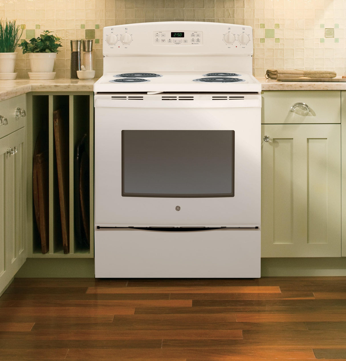 GE® 30" Free-Standing Electric Range