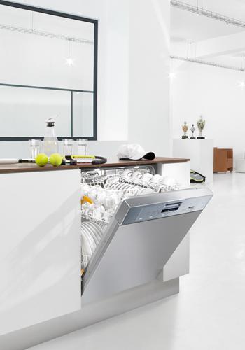 Integrated, Full-size Dishwasher