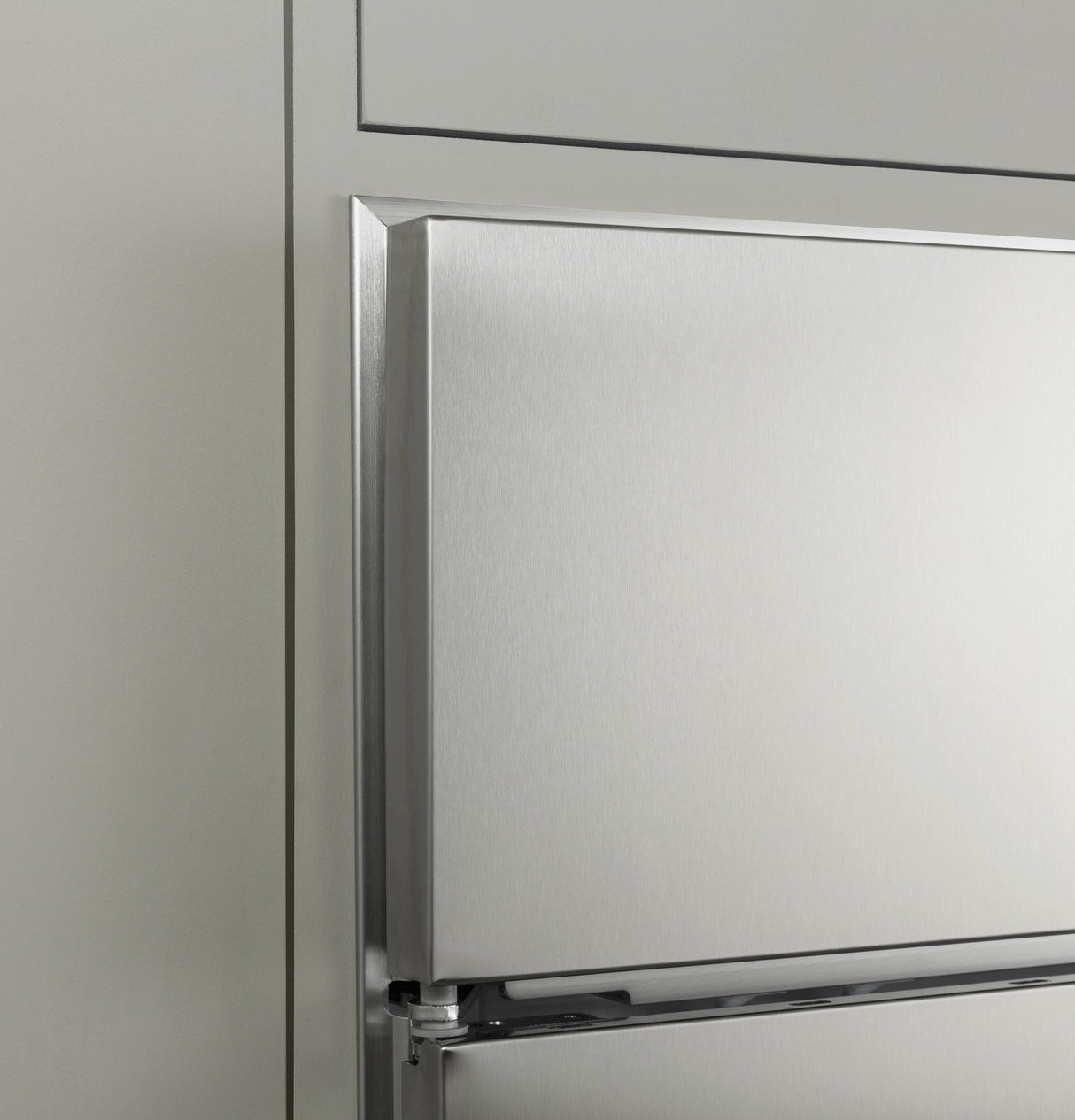 CAF(EBACK)™ 48" Smart Built-In Side-by-Side Refrigerator with Dispenser