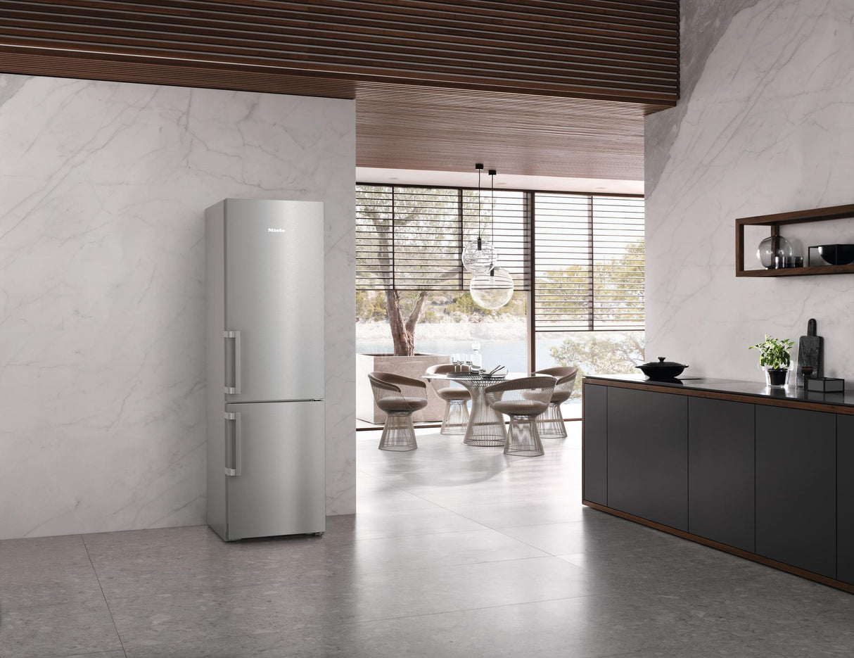 KFN 4799 DDE NA Stainless steel/CleanSteel - Freestanding fridge-freezer with DailyFresh, NoFrost, and IceMaker for fresh ice cubes any time.