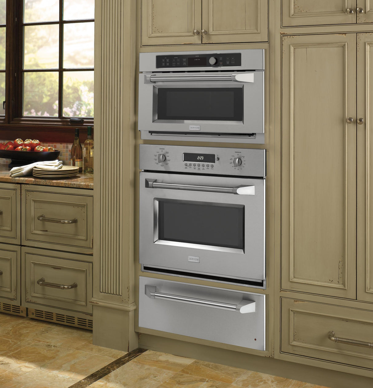 Monogram Built-In Oven with Advantium® Speedcook Technology- 240V