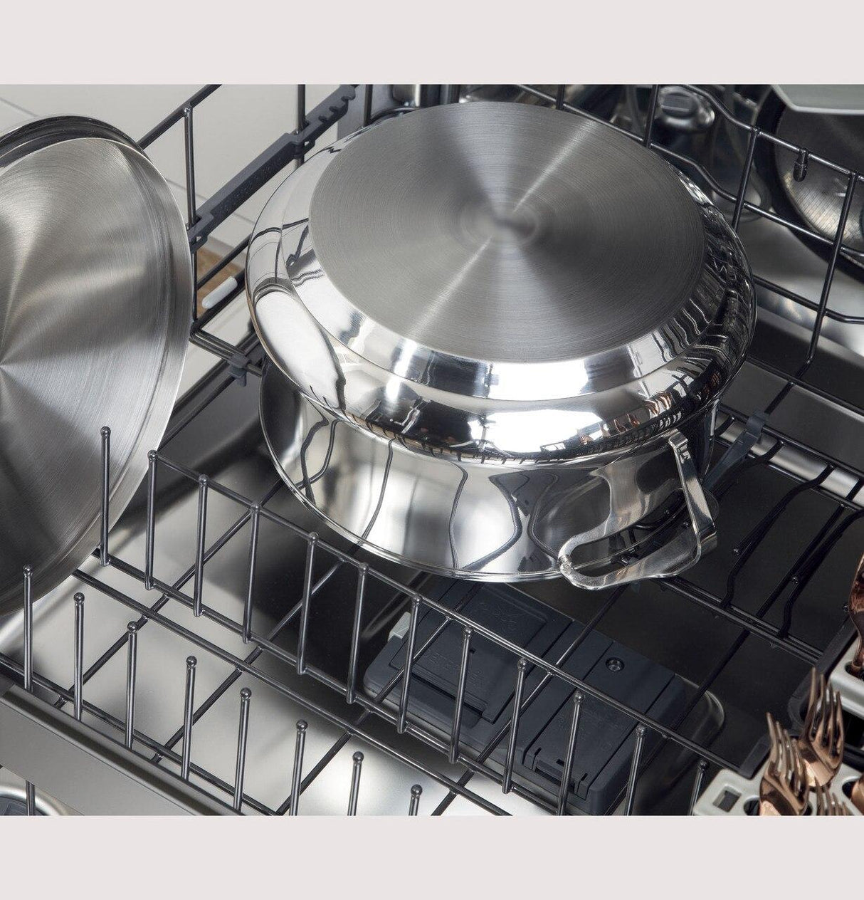 Café™ Stainless Steel Interior Dishwasher with Sanitization and Ultra Dry