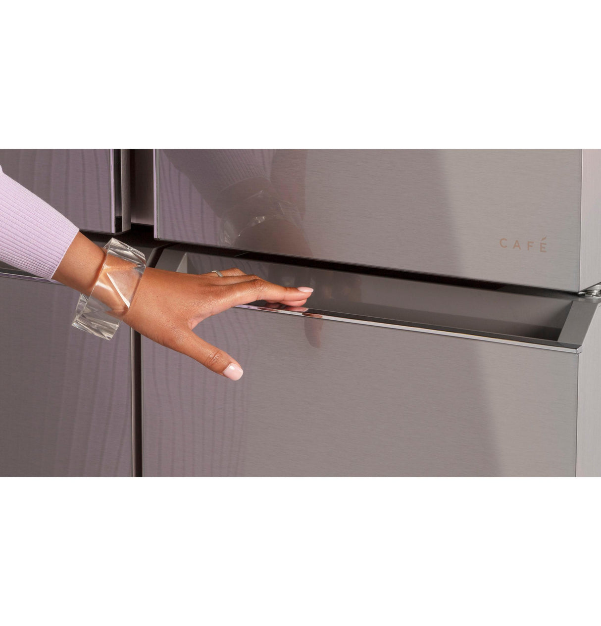 CAF(EBACK)™ ENERGY STAR® 27.4 Cu. Ft. Smart Quad-Door Refrigerator in Platinum Glass