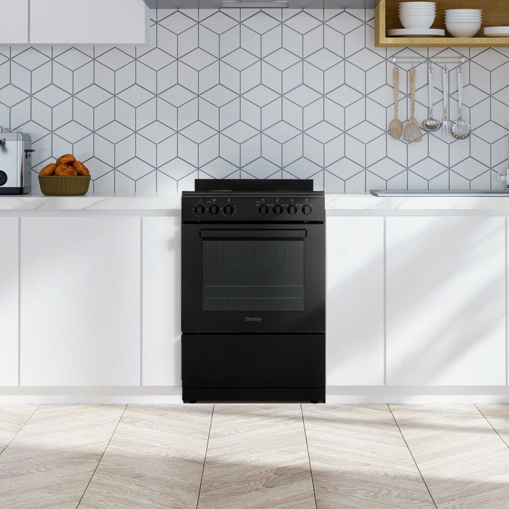 Danby 24" Wide Electric Range in Black